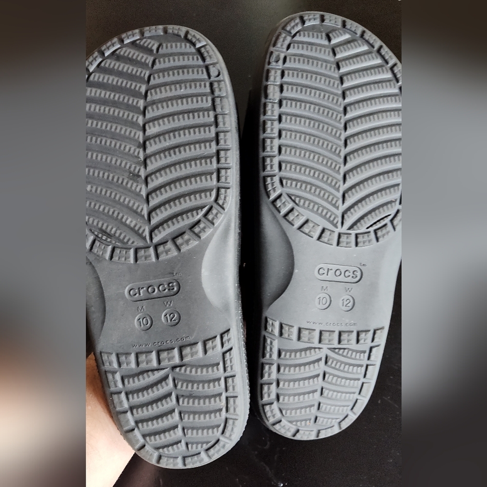 CROCS Black AC/DC Slide Sandals, Men's 10/ Women's 12, Excellent Condition - Picture 6 of 6